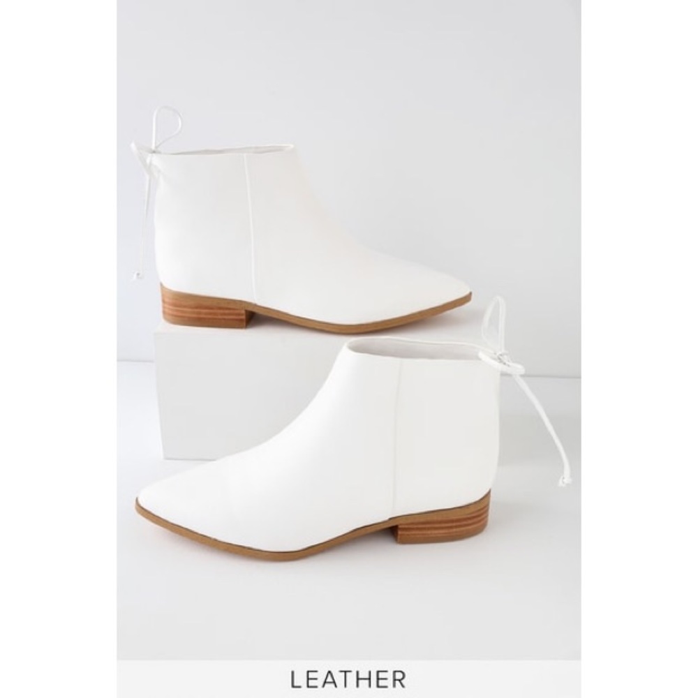 Splendid “Niva” White Leather Pointed Toe Ankle Booties
